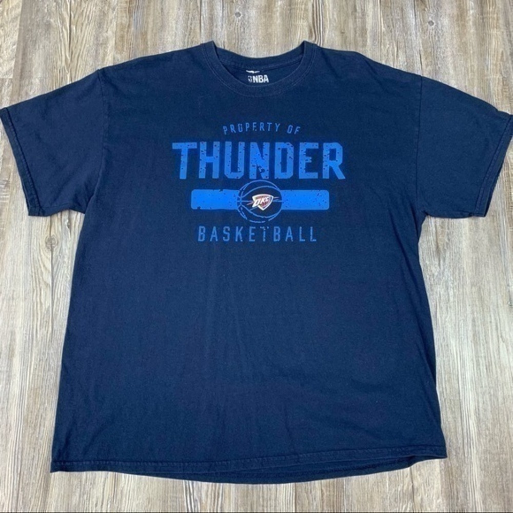 NBA OKC Thunder Basketball Graphic Screen Print Short Sleeve Tee Size XL Blue